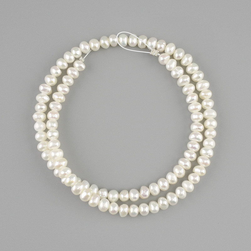 Natural freshwater pearl beads 4–5 mm, length about 35 cm