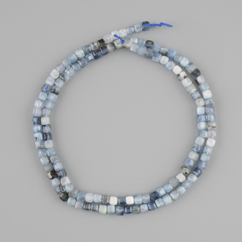 Kyanite Beads, Faceted Cube, 3×3 mm, Length 39 cm±