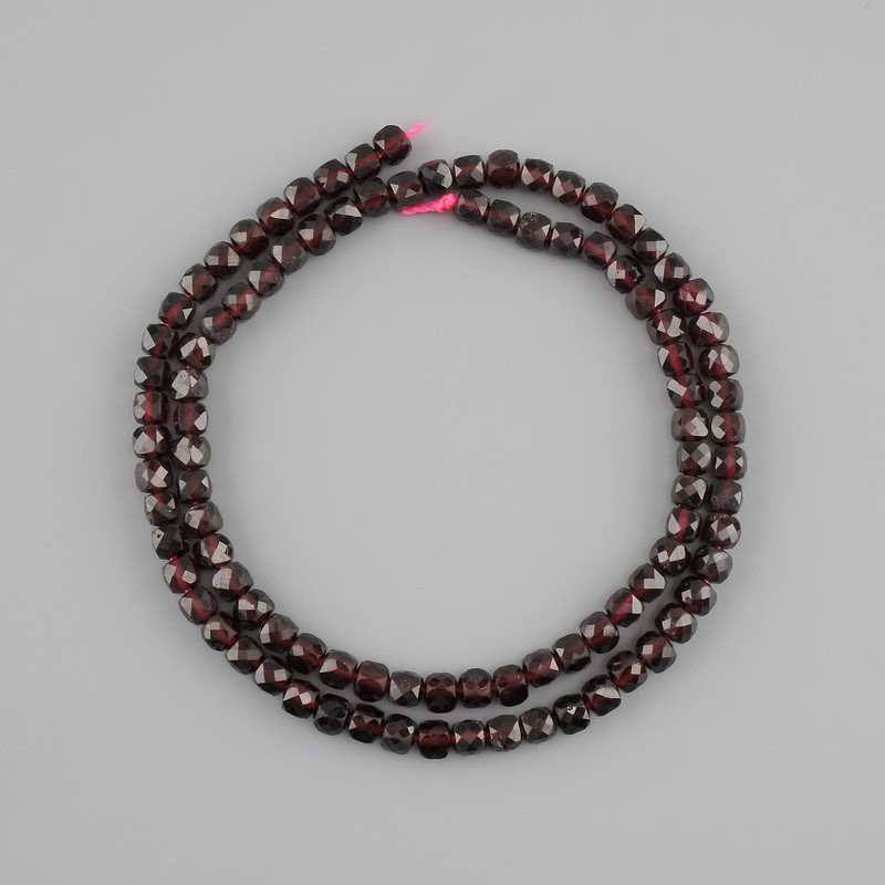 Garnet Beads, Natural Stone, Faceted Cube, 4x4 mm diameter ±, 38 cm length ±
