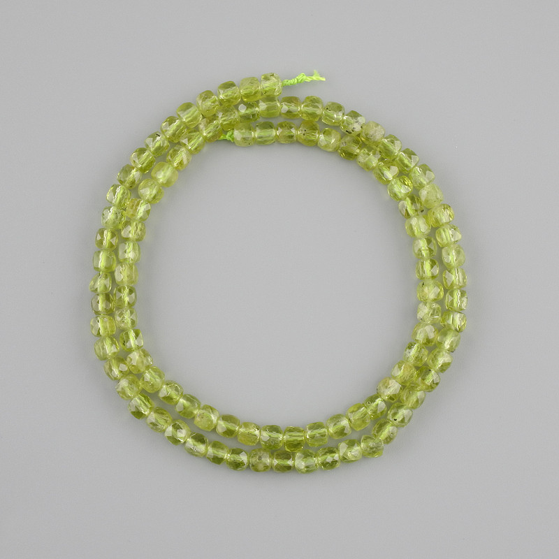 Chrysoprase beads, faceted cube, 4×4 mm, length 39 cm ±