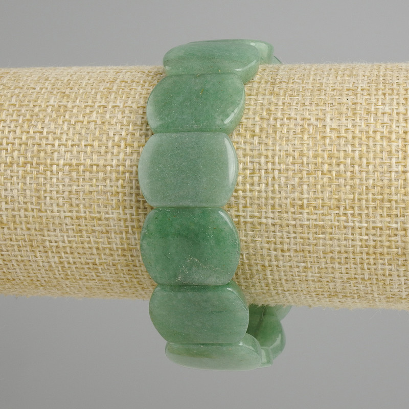 Jade bracelet with smooth links, diameter 20×15 mm, length 18 cm, stretch