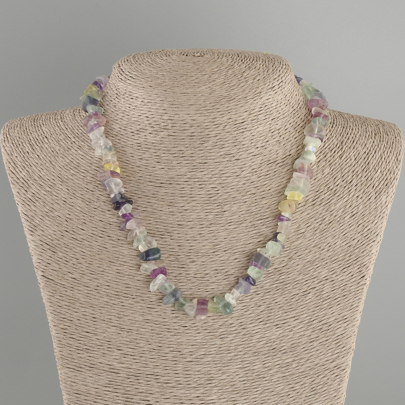 Necklace Fluorite chips, diameter 8–13×2–6 mm, length 40 cm + 5 cm extension chain