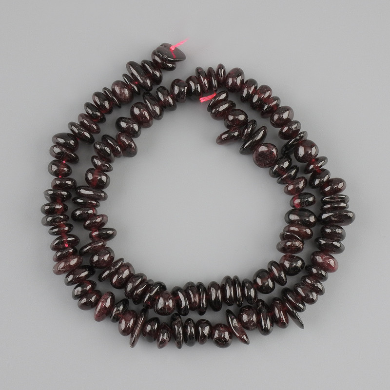 Garnet chip beads 7-11×3-5 mm, length 40 cm+