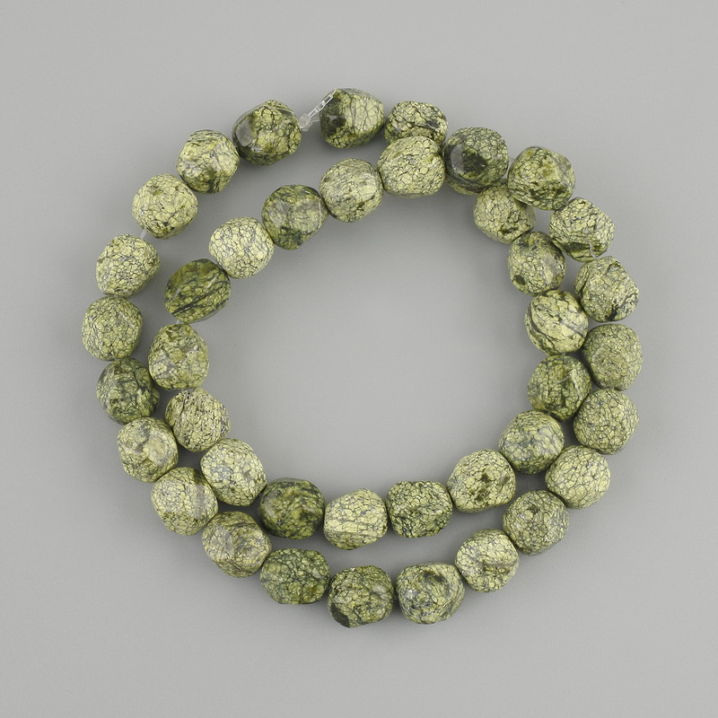 Serpentine Beads, Faceted, 9×8 mm, 37 cm long on beading thread