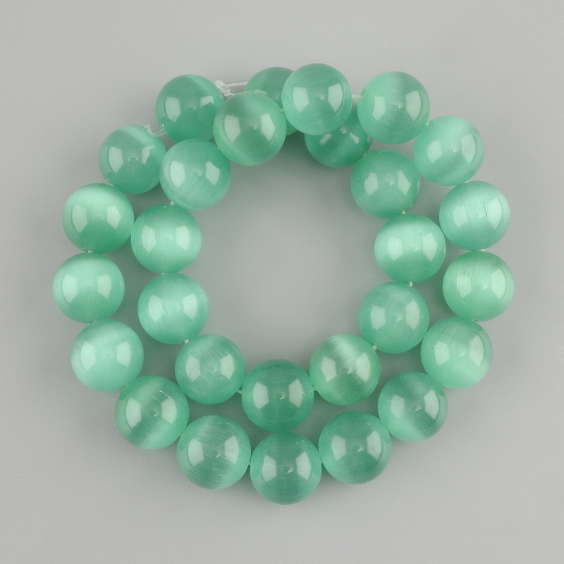 Cat's Eye Beads Smooth Round Bead, diameter 13–13.5 mm, length 37 cm ± on thread