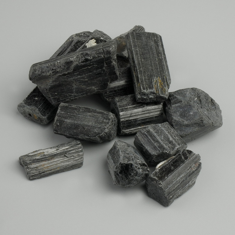 Natural Stone Schorl Tourmaline, diameter 13-34×16-18 mm (assorted sizes) (Price per 100 g)