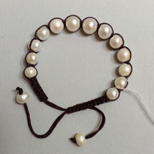 Bracelet Freshwater Pearls on a Sliding Knot