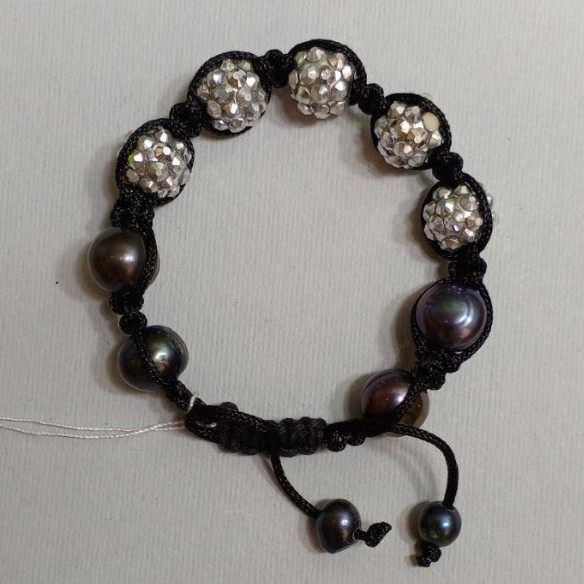 Adjustable drawstring bracelet