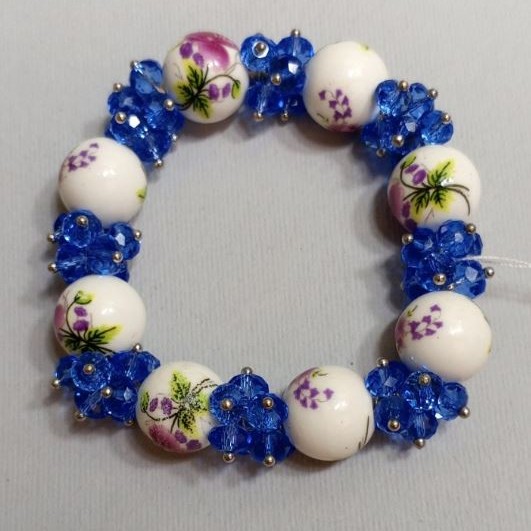Bracelet with Czech Glass and Pressed Agate, length 18 cm ± stretch