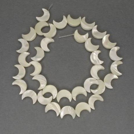Moon-shaped mother-of-pearl beads, 12 mm, on a thread