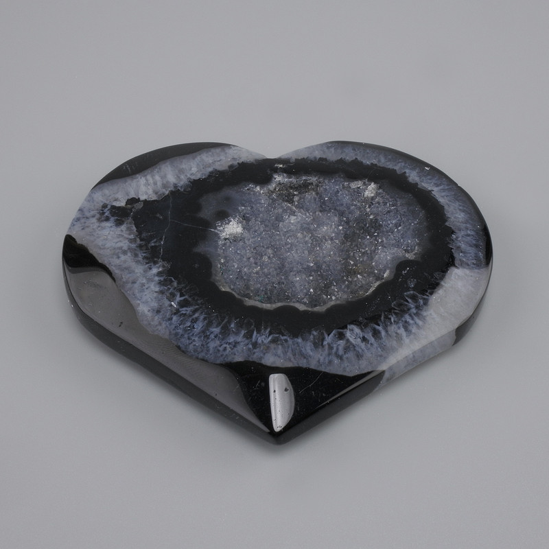 Souvenir Heart of Agate with Geode 85x73x12 mm +/- (assorted sizes) (per 100 g)
