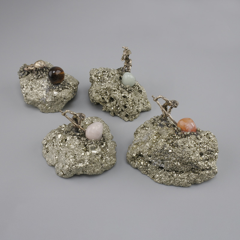 Souvenir 'Prospectors' (Various figures) Pyrite 55-60×40-55 mm ± assorted sizes