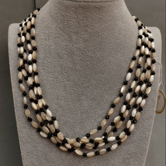 Multi-strand necklace with mother-of-pearl, length 50 cm+