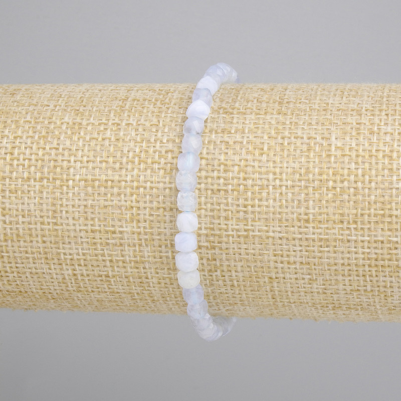 Agate Bracelet, faceted cube, diameter 5mm+-, length 18cm+- stretch
