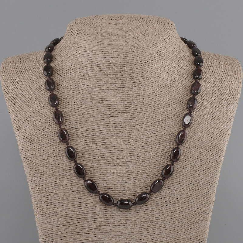 Garnet Necklace Oval 12×8 mm, 45 cm length ± with clasp