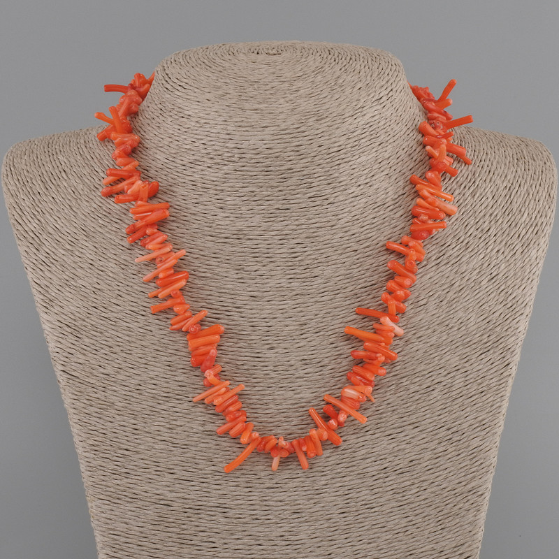 Coral crumb necklace, needle beads 5–13 mm, length approx. 45 cm with clasp