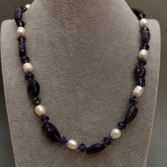 Amethyst and freshwater pearls necklace, length 48 cm+