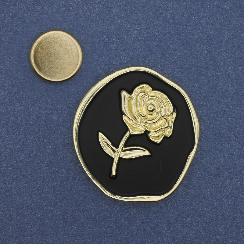 Magnetic Brooch Accent Enamel Gold-Tone Metal 41mm+
