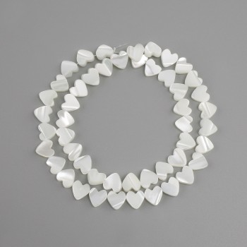 Beads Mother-of-pearl heart-shaped, 8 mm diameter, 39 cm length on thread