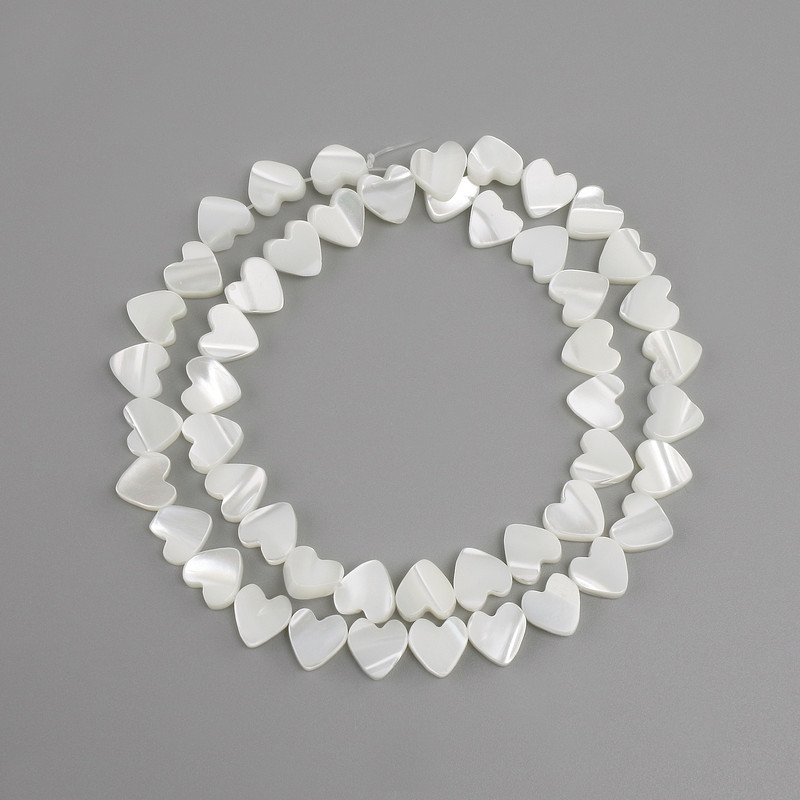 Beads Mother-of-pearl heart-shaped, 8 mm diameter, 39 cm length on thread