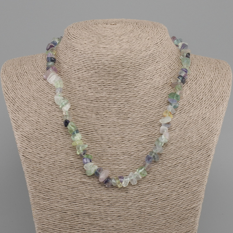 Fluorite chip necklace, 5–12×3–5 mm, length 45 cm with 5 cm extender chain