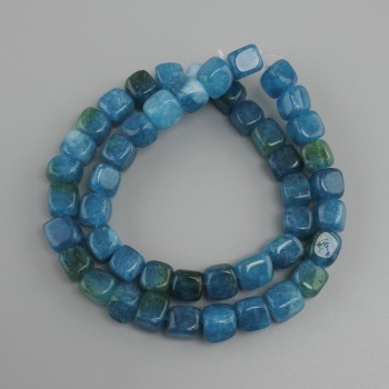 Apatite cube beads, diameter 7.5-9 mm, length 39 cm ±