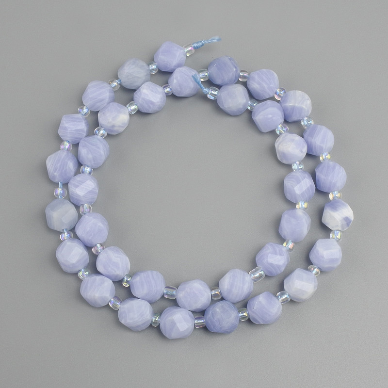 Agate Beads, Faceted Diamond Shape, 8×7 mm; 5 mm +/- seed beads 3 mm +/-; length 36 cm