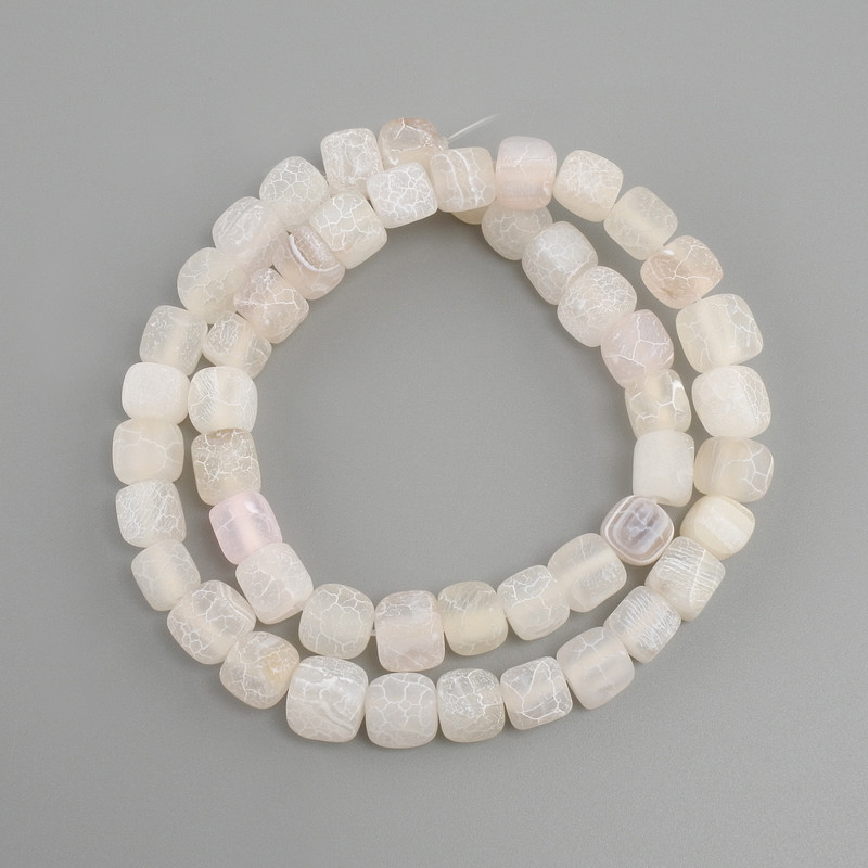 Cube-Shaped Beads Frosted Agate, 6–7 mm, 35 cm on thread