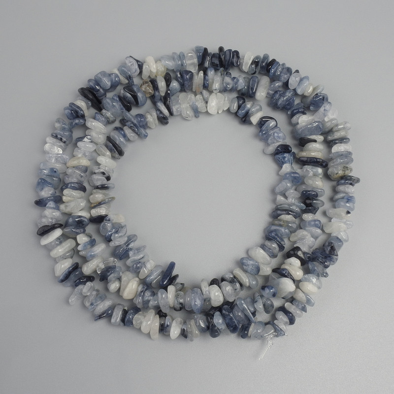 Hairy rutile quartz beads, chips, diameter 6–10×2–4 mm, length 78 mm ±, on monofilament