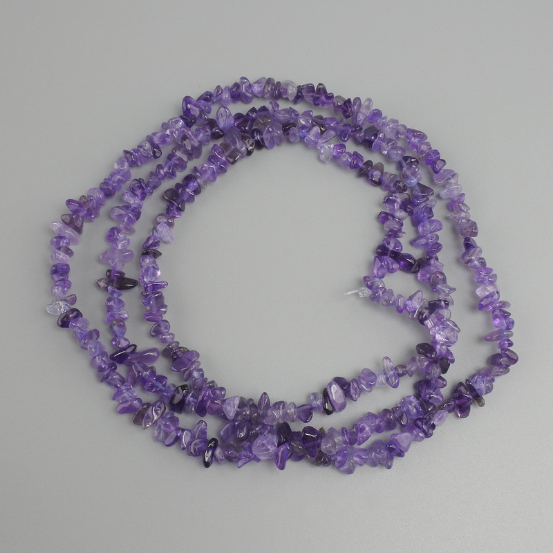 Amethyst chip beads, 4–8×1.5 mm, length 80 cm ± on thread