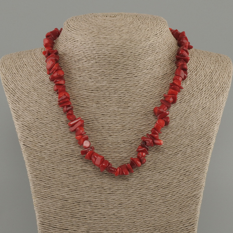 Necklace of Coral Chips, bead size 8–15×2–6 mm ±, length 45 cm ± with clasp