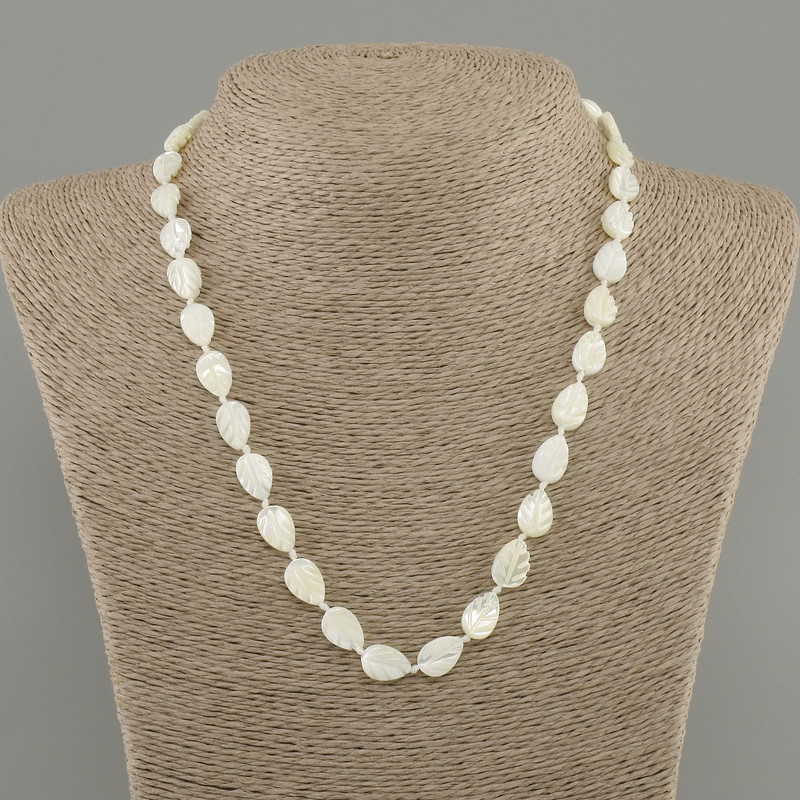 Mother-of-Pearl Leaf Necklace, bead diameter 12×8 mm, 45 cm length ±, with a clasp