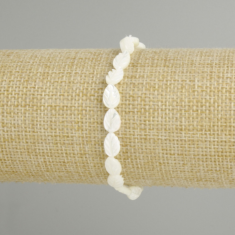 Bracelet with Mother-of-Pearl Leaves, 9×6 mm beads, length 18 cm +/-, stretch