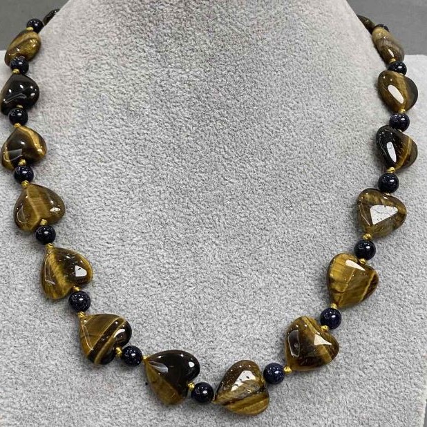 Necklace with Tiger's Eye Heart-shaped centerpiece 15 mm and Aventurine 'Night of Cairo' beads 6 mm, length 45 cm ± with clasp