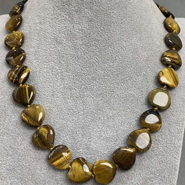 Tiger's Eye Heart-Shaped Necklace 16 mm +/-, length 45 cm +/- with clasp