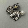 Brooch 'Bunny' with rhinestones and pearls, silver metal 34×30 mm