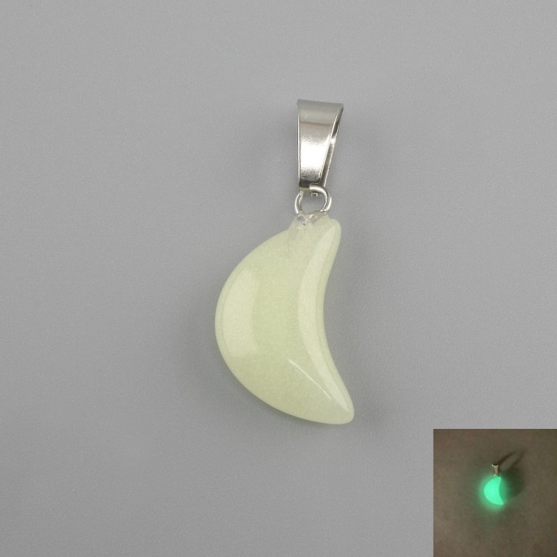 Pendant 'Moon' Onyx with Green Glow 11x18x5x28mm+