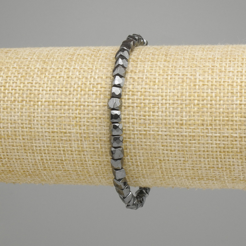 Hematite Bead Bracelet with Faceted Cube 4×4 mm, length 18 cm, stretch