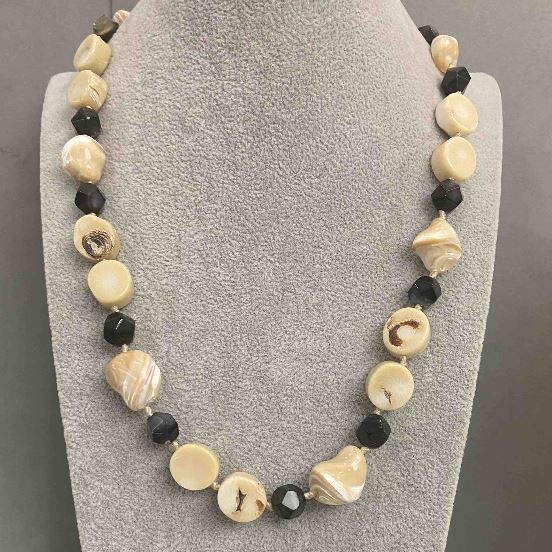 Coral Bead Necklace, Carved, diameter 12.5x13mm±, Agate Faceted 10x9mm±, Mother of Pearl 15x14mm±, length 50cm±
