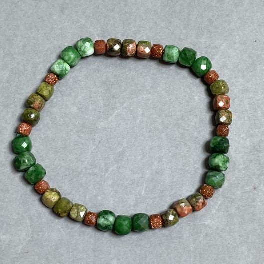 Jasper (Heliotrope) - Chrysoprase cube 5x5mm+-, Aventurine cube 4mm+-, length 18cm+- stretch bracelet