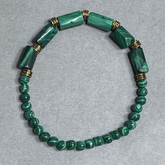 Malachite Bracelet Smooth Bead 4mm+-, Brilliance 12x6mm+-, length 18cm+-, stretch