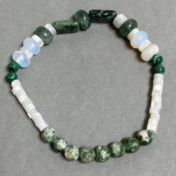 Bracelet Moss Agate Bead 6mm± Pearlized Rondelle 4x2mm± Opalite Rondelle 8x5mm±, length 18cm ± stretch