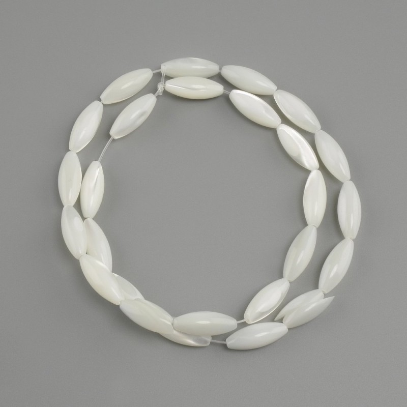 Mother-of-P pearl beads seed shape, diameter 15x6mm, length 39cm on filament