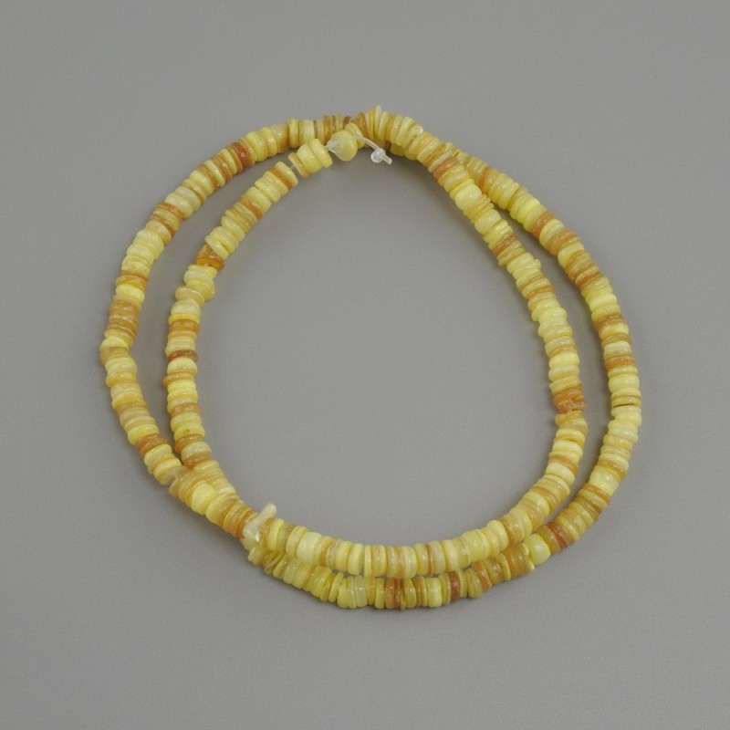 Shell Beads Scarface rondelle, diameter 4×1,5–2 mm ±, length 38 cm ± on stringing thread