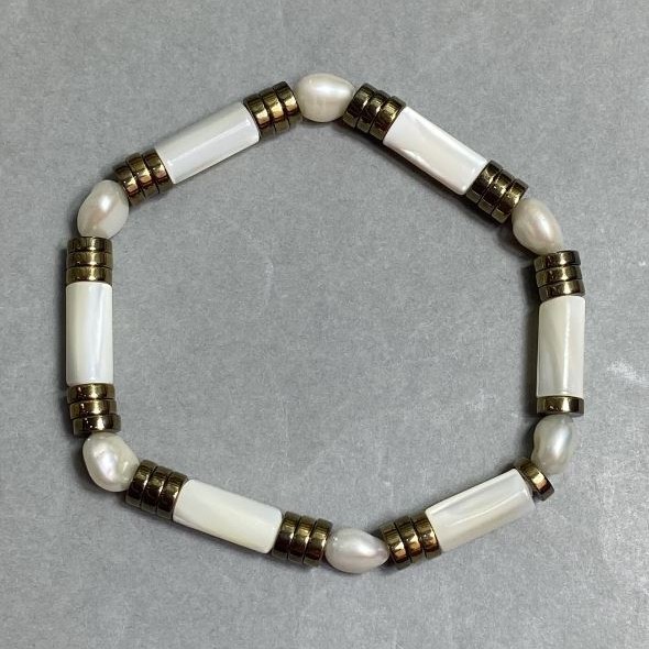 Pearl bracelet 7-9x7-8 mm hematite rondelle 6 mm+/- mother-of-pearl cylinder 13x6 mm+/- length 18 cm stretch
