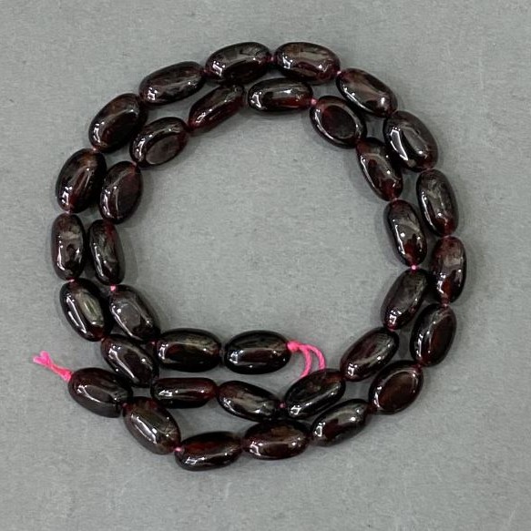 Garnet beads, tumbled 12×8 mm, length 40 cm+