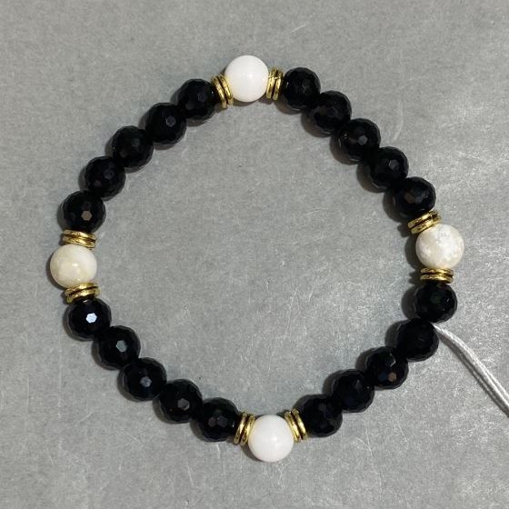 Bracelet Agate faceted round bead 8mm+- smooth round bead 8mm+-, length 18cm +- stretch