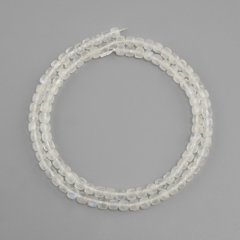 Adularia tumbled beads faceted cube, diameter 4x4 mm +/-, length 39 cm +/-