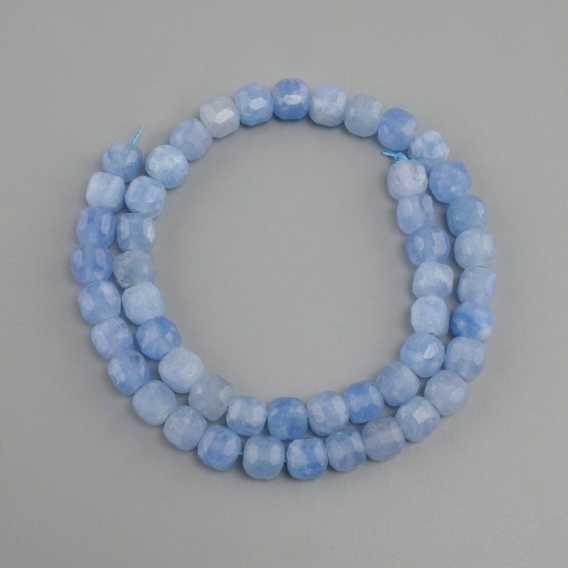 Aquamarine beads faceted cube, diameter 7x7 mm +/-, length 35 cm +/-