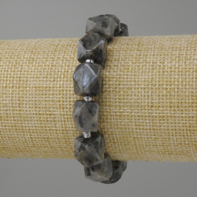 Larvikite bracelet multifaceted, diameter 11, 5-12×9-11mm ± seed bead 3mm ±, length 18cm ± stretch